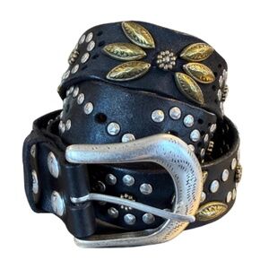 Campomaggi Leather Studded Belt in Nero (Black)